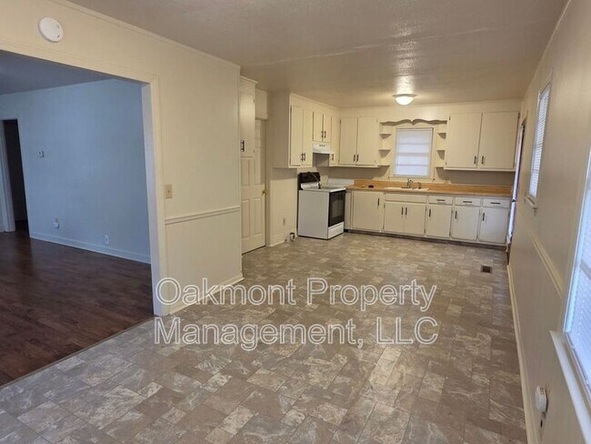 Foto del edificio - 5313 Bayleaf Dr