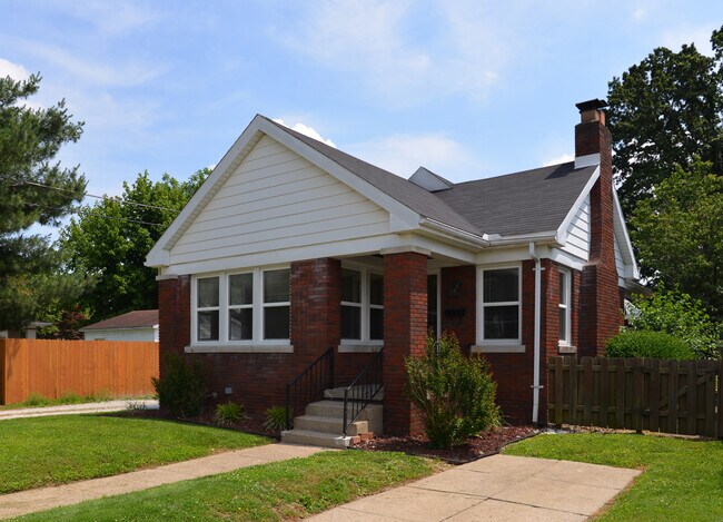 Front House - 1721 E Mulberry St