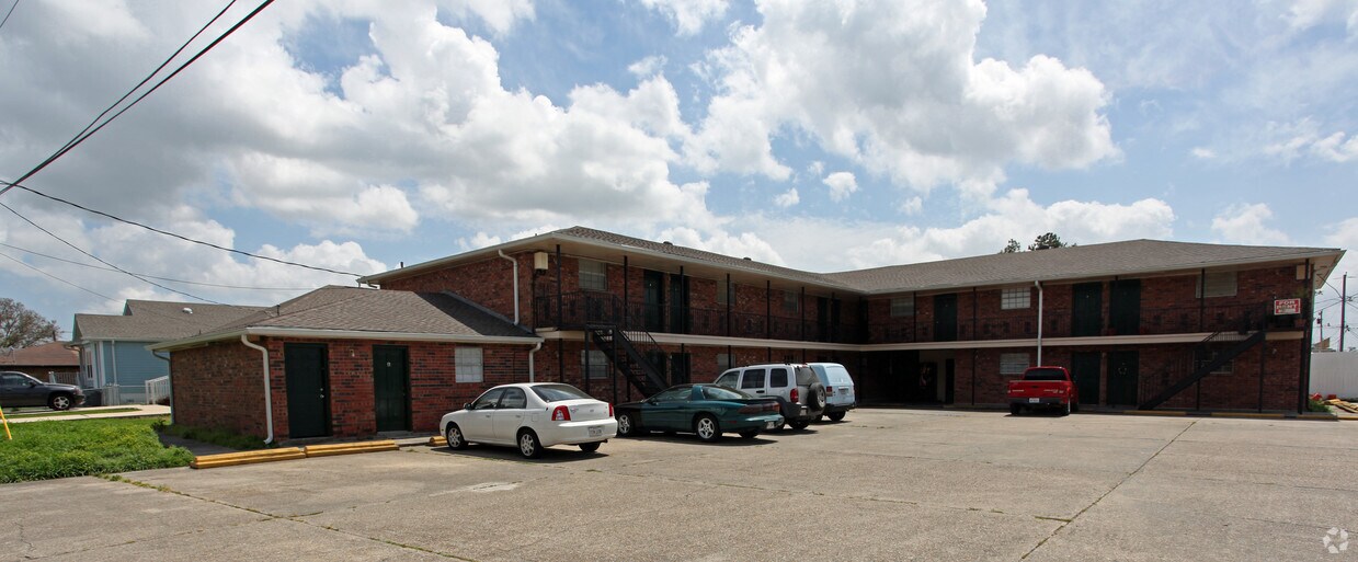 1135 Avenue E, Westwego, LA 70094 Apartments in Westwego, LA