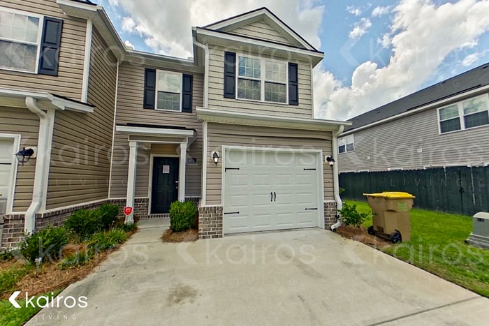 Primary Photo - 815 Ferguson Ln