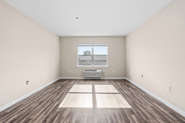 Foto del edificio - 905 River Rd