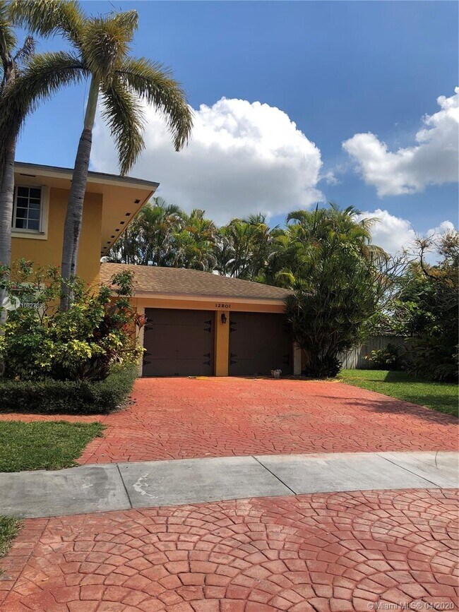 Foto del edificio - 12801 SW 148th Terrace Rd
