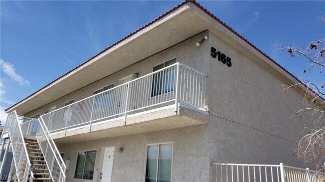 Building Photo - 5165 E Glendale Ave
