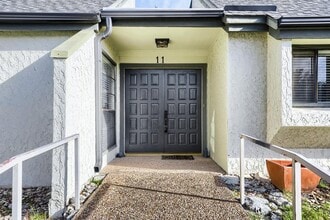 Building Photo - 11 Casa Verde St
