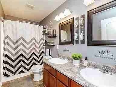 Building Photo - 8125 Lomas Pass