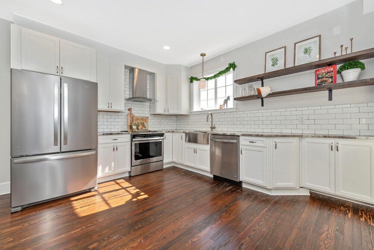 Foto principal - 6 W 4th St