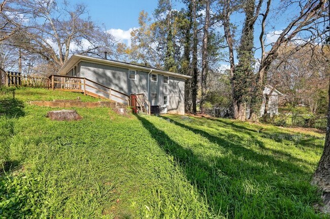 Foto del edificio - 586 Oakside Dr SW