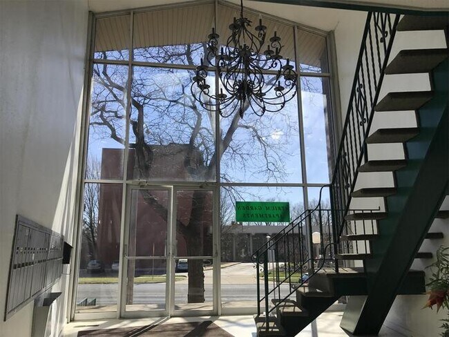 Building Photo - Apartment in West-Central Peoria