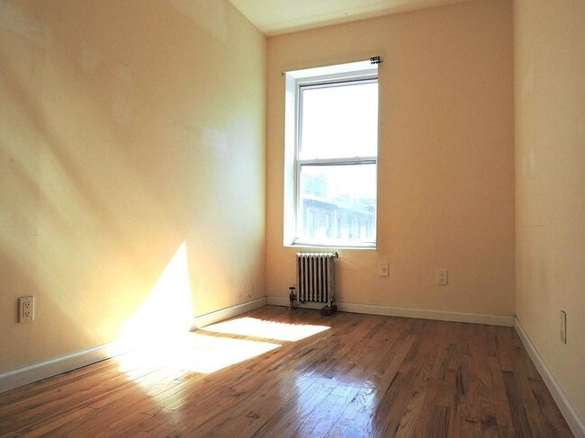 Building Photo - 454 Myrtle Ave