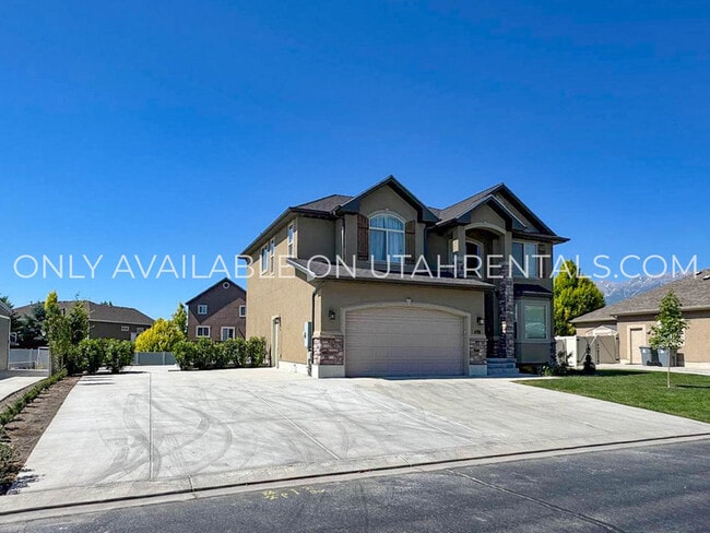 Building Photo - 698 S Lake View Dr