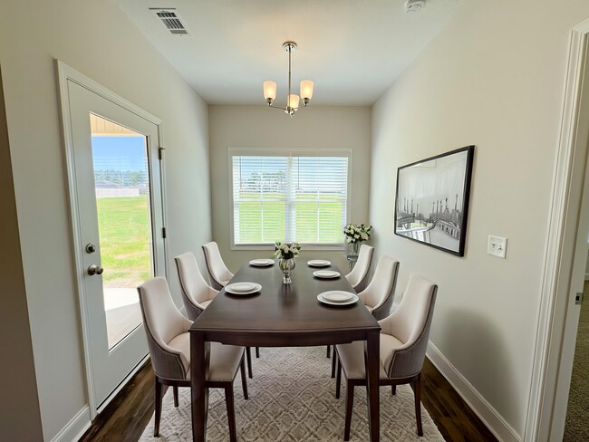 Foto del edificio - 109 Wymberly Rd