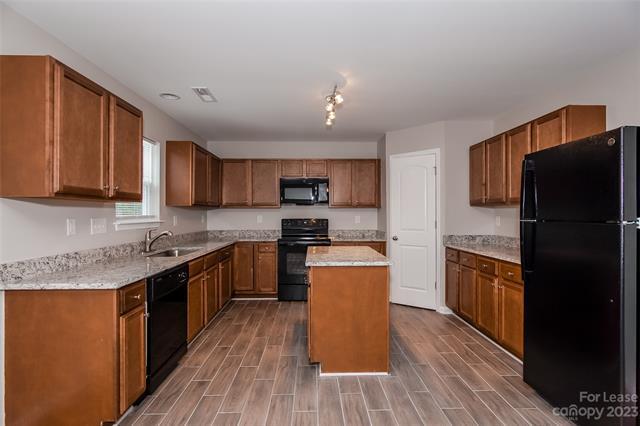 Building Photo - 2032 Red Leaf Ct