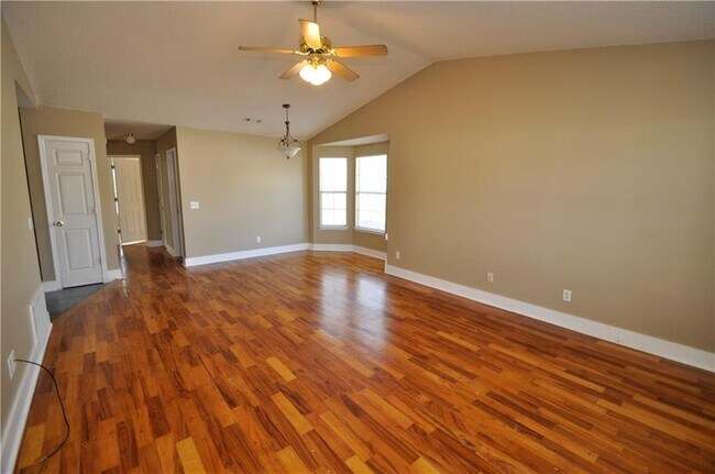 Foto del edificio - 1655 Timbercrest Ave