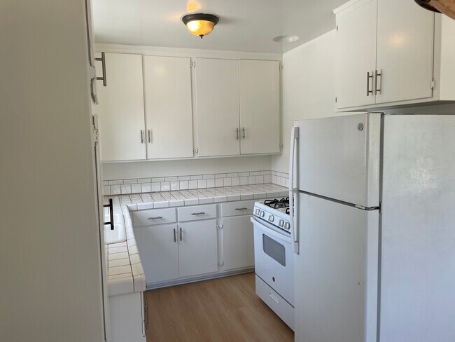 Foto del edificio - 907 N Gardner St