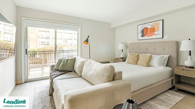 Foto del edificio - 2717 Capital Blvd