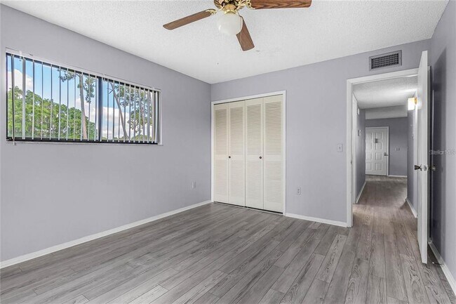 Building Photo - 2749 Oak Park Way