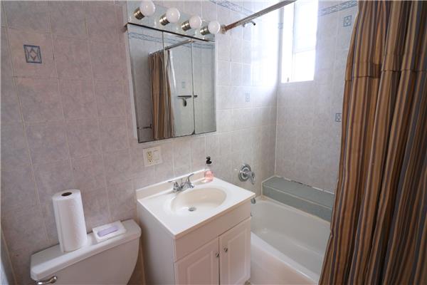 Foto del edificio - 161 Engert Ave