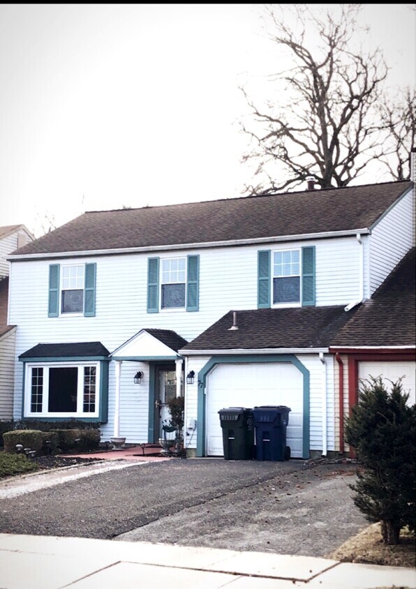 Foto principal - 77 Wynnewood Dr