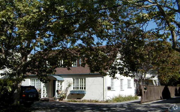 Primary Photo - 555 Stanford Ave