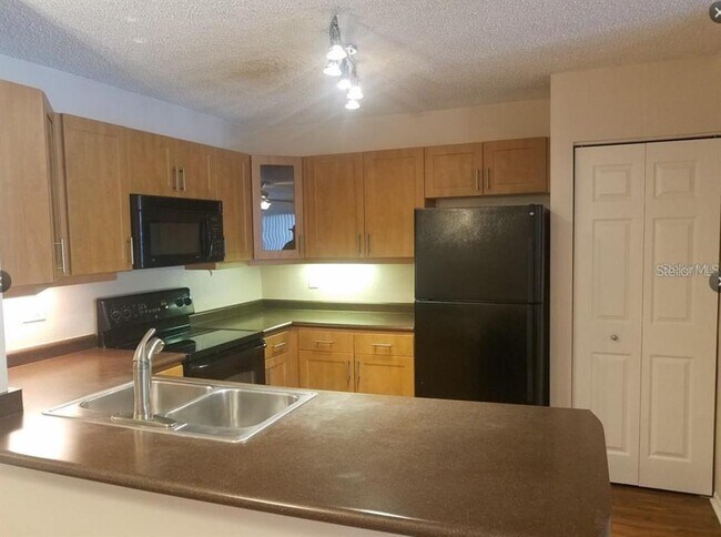 Foto del edificio - 5551 Baywater Dr