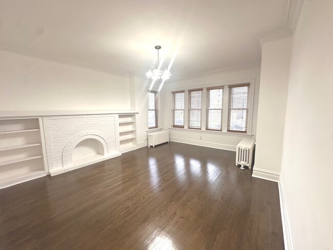 Building Photo - 5814 N Campbell Ave