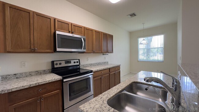 Building Photo - 3042 Grandiflora Dr