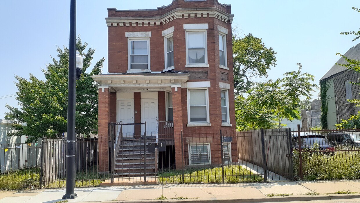 1411 S Kostner Ave Unit 1 floor, Chicago, IL 60623 Apartments in