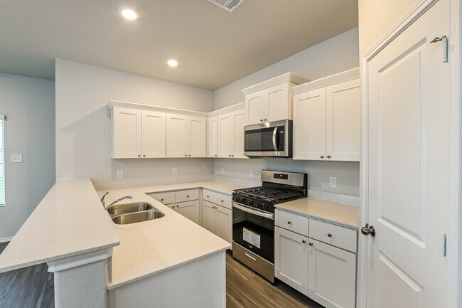 Foto del edificio - 3105 Wood Lily Dr