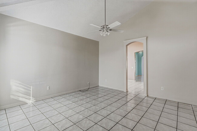 Building Photo - 3132 Tierra Lima Dr