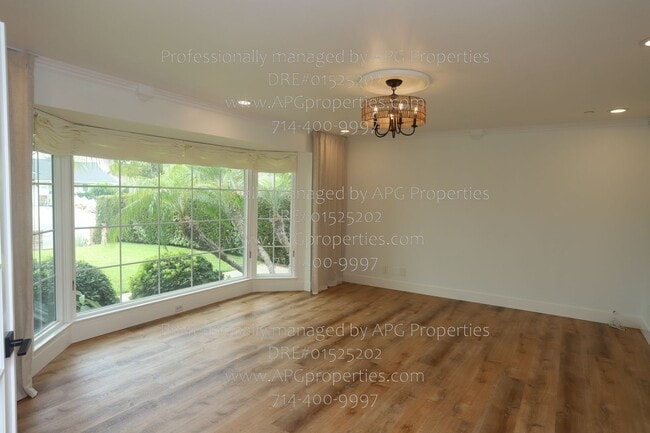 Foto del edificio - 829 N Elmwood St