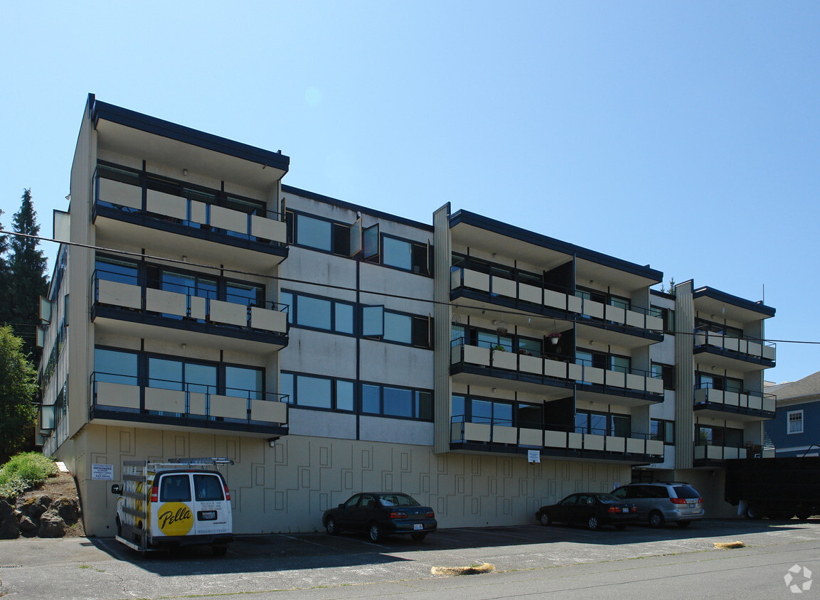 Primary Photo - Iliad Apartments