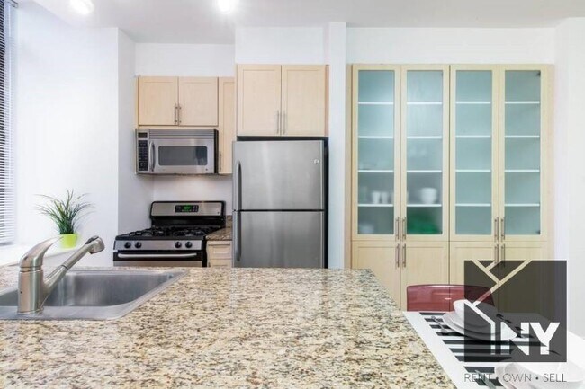 Building Photo - 3 bedroom in NEW YORK NY 10005