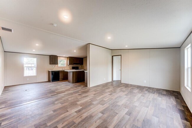 Foto del edificio - 5055 County Rd 3540