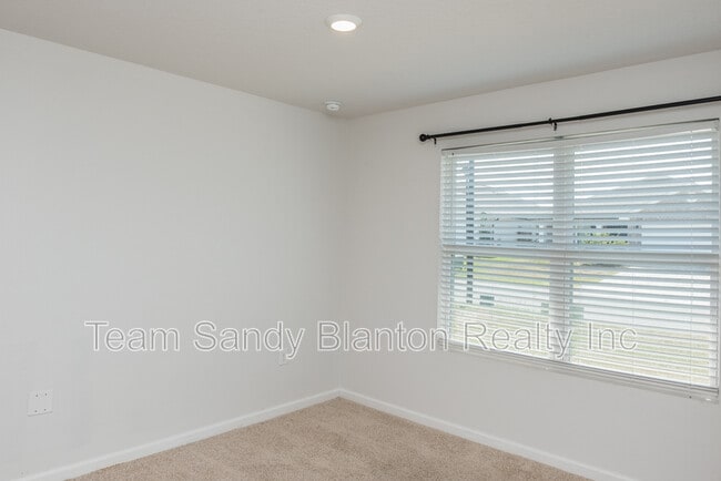 Building Photo - 7486 Oak Lake Blvd