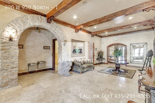 Building Photo - 990 W 950 N