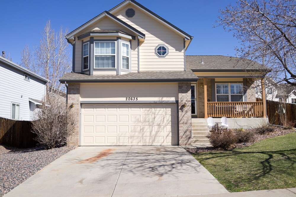Primary Photo - Evolve Real Estate: Fantastic Home with La...