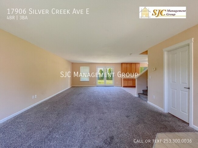 Foto del edificio - 17906 Silver Creek Ave E