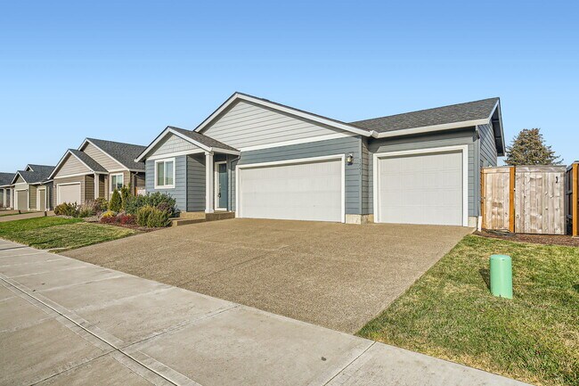Building Photo - 1851 Smith Dr