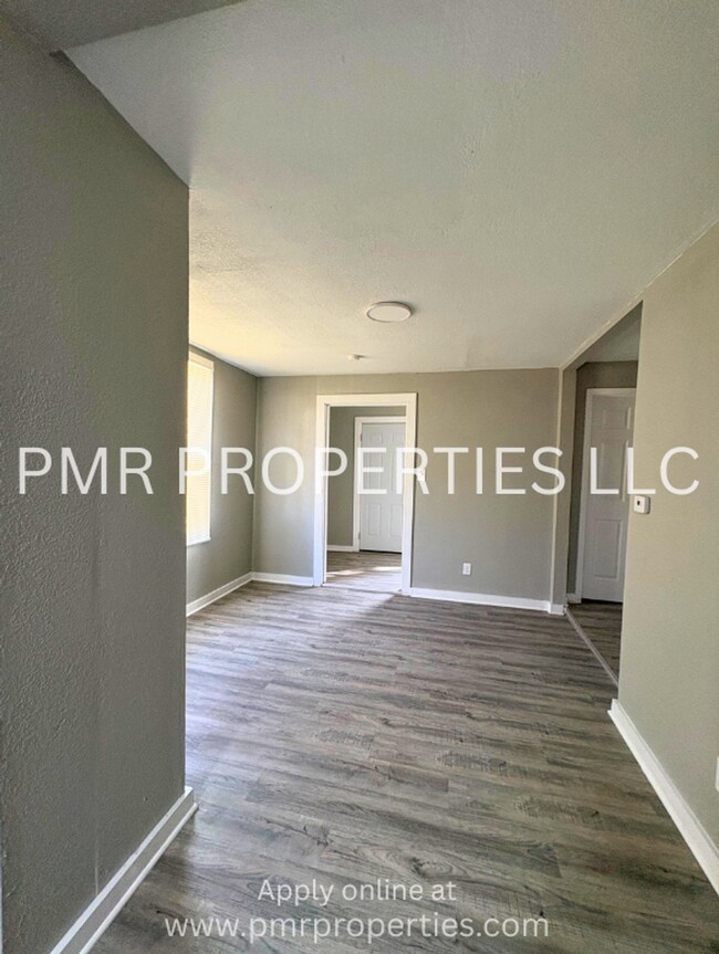 Foto del edificio - 2 Bedrooms/1 Bathroom House