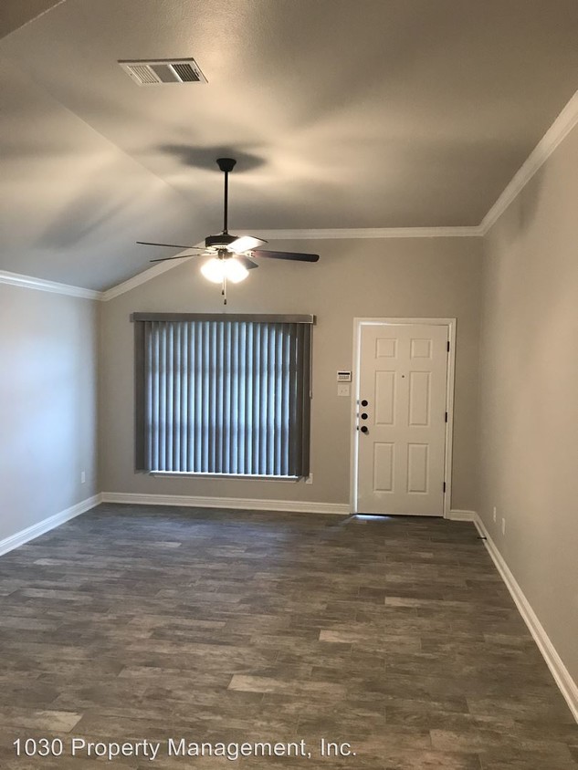 Foto principal - 5810 Luminous Ct
