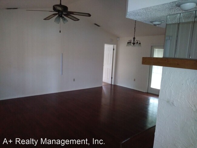 Foto del edificio - 2 br, 2 bath House - 8120 Pagoda Dr.