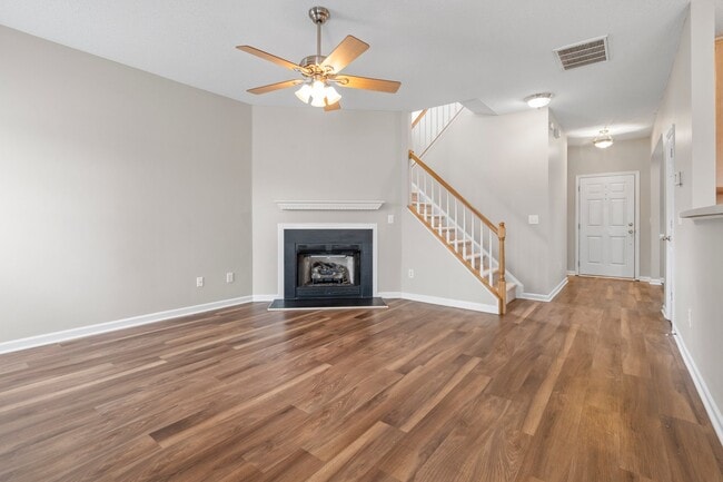 Foto del edificio - 3212 Sawyers Mill Dr