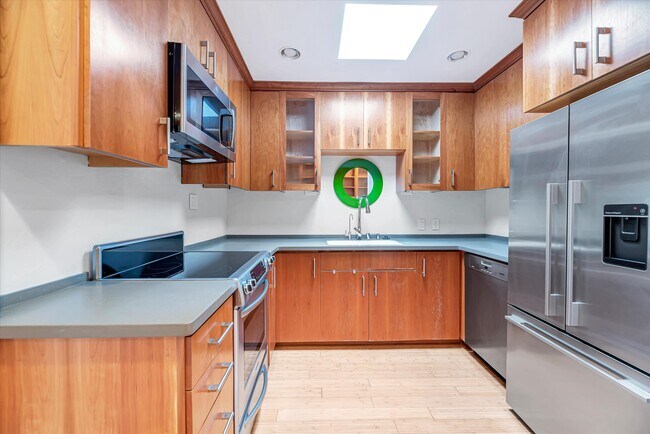 Building Photo - 4323 Oxford St