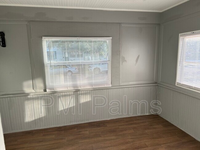 Foto del edificio - 689 Paris Ave S