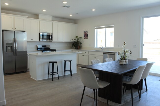 Building Photo - 12663 Snowy Owl Way