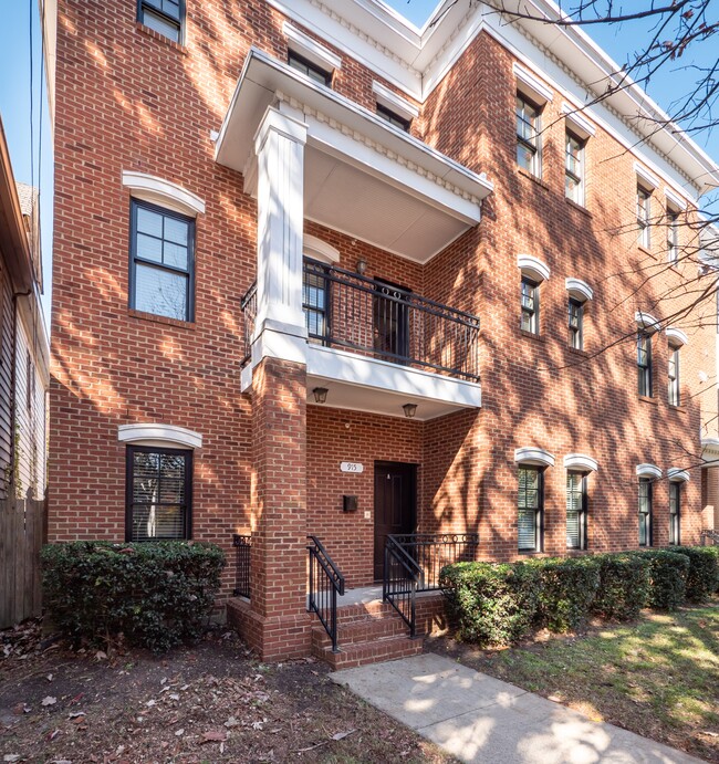 Building Photo - 915 Colley Ave