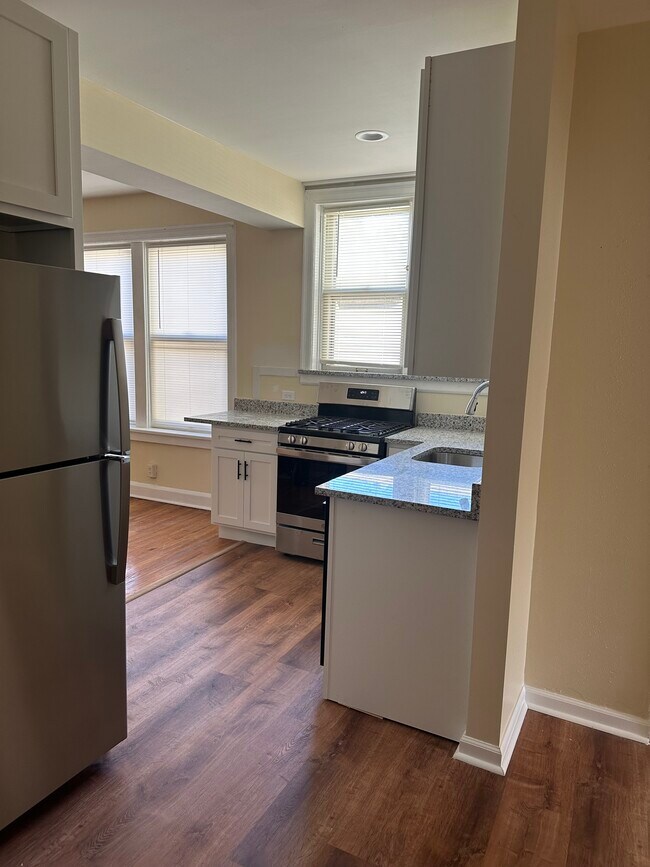 Foto del edificio - 1202 Woodland Dr