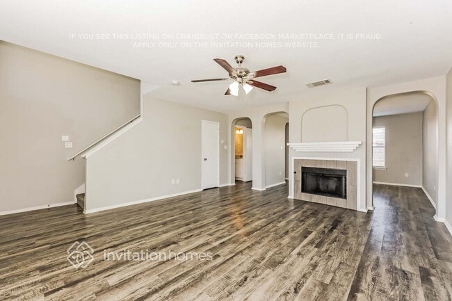 Building Photo - 621 Aqua Dr