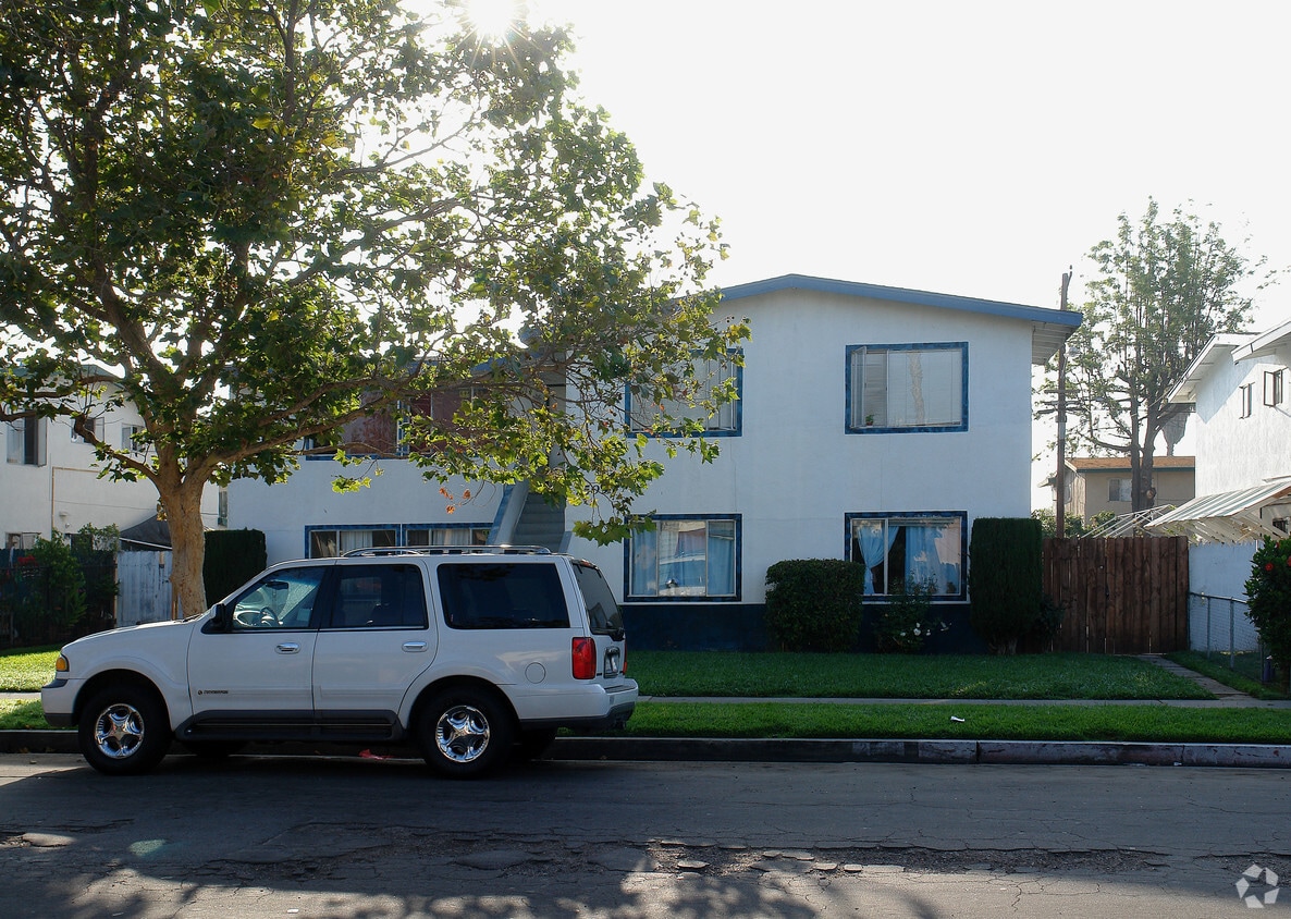 Building Photo - 2509 S Baker St