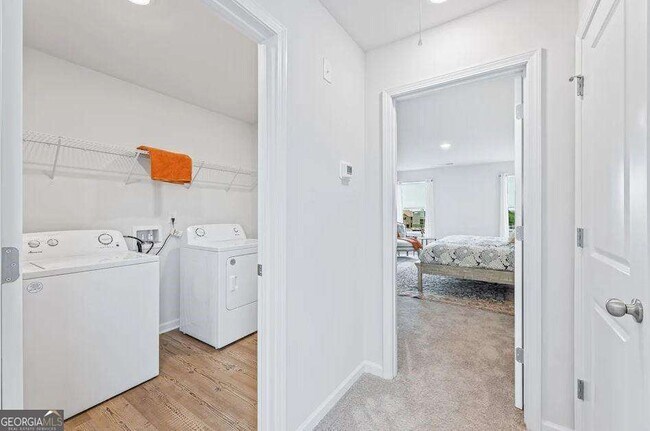 Foto del edificio - 5165 Sidney Sq Dr